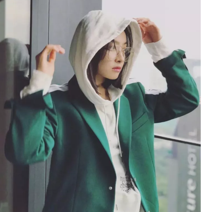 今年秋冬最chic！原來短發(fā)和帽子這么配??！