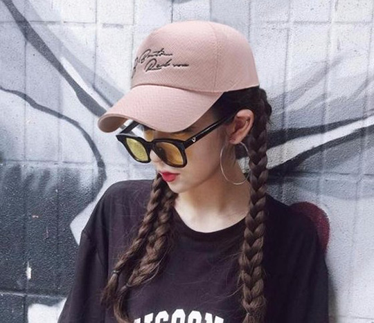 美麗的帽子，帶給你不一樣的春天